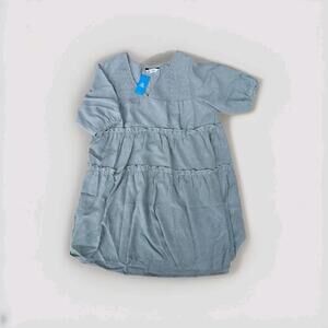 Women's Medium Smocked Tiered Dress